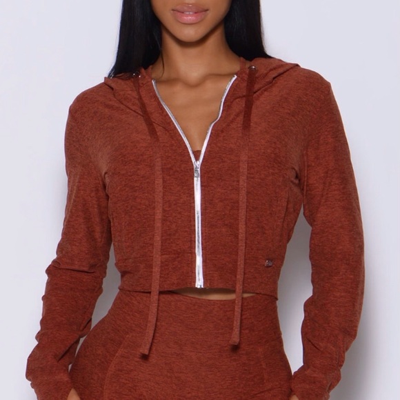 in search of bombshell sportswear items - Picture 2 of 7